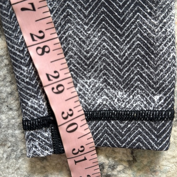 Lululemon Wunder Under Chevron Design Leggings - Picture 9 of 11